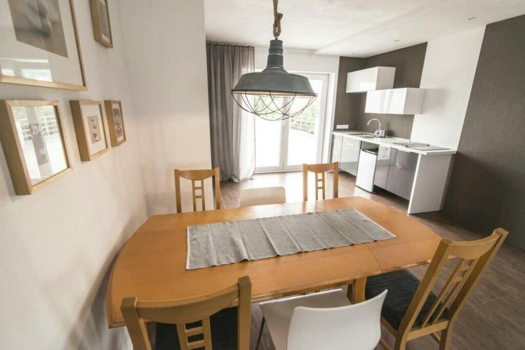 Apartment Unimix ลิฟตอฟสกีมิคูลาช ภายนอก รูปภาพ